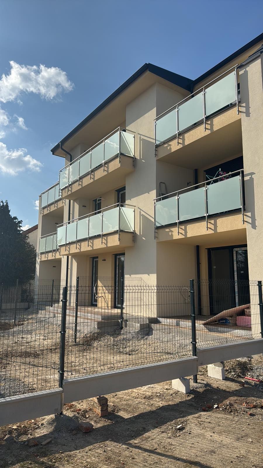 BJB_Kapuvar_Erzsebet_Kiralyne_utca_18_12